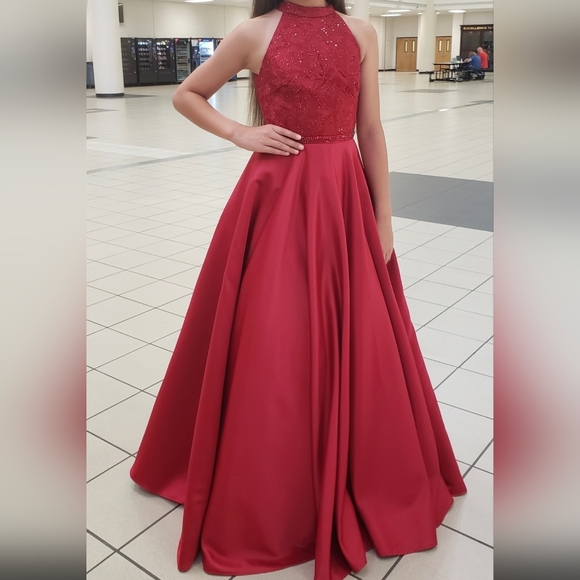 Red Pageant Homecoming dress - Picture 3 of 3